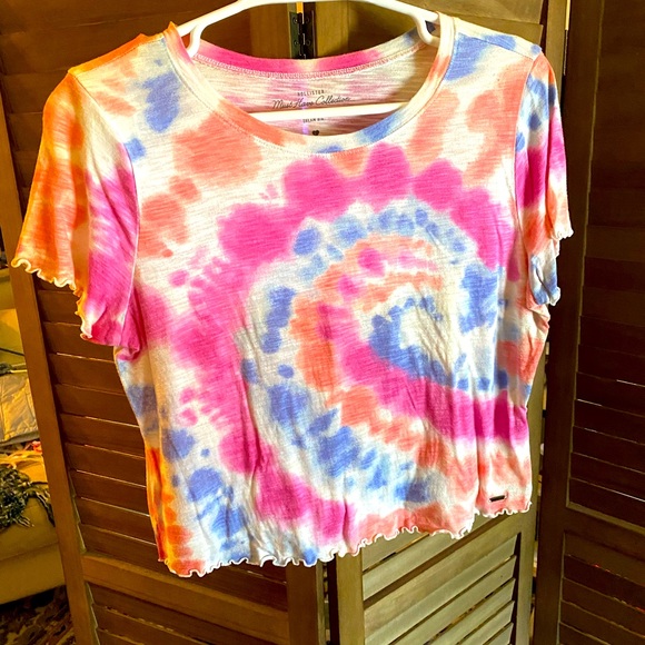 Hollister tie-dyed cropped tee shirt. Size large - Picture 1 of 3